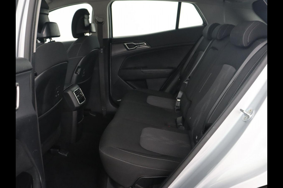 Kia Sportage 1.6 T-GDi Plug-in Hybrid AWD DynamicPlusLine | Automaat | Carplay | Camera | Adaptive cruise | LED | PHEV | DAB | Climate controle | LMV 19 inch