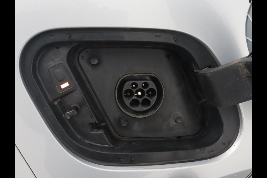 Kia Sportage 1.6 T-GDi Plug-in Hybrid AWD DynamicPlusLine | Automaat | Carplay | Camera | Adaptive cruise | LED | PHEV | DAB | Climate controle | LMV 19 inch