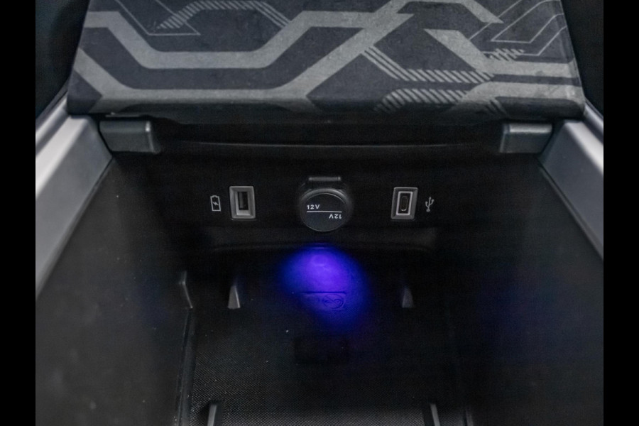 Jeep Avenger Summit 54 kWh | Clima | Camera | Apple Carplay | Elektr. A-Klep | Winter Pack | Navi | BSM | Warmtepomp