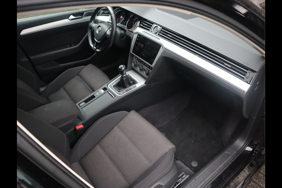 Volkswagen Passat Variant 1.4 TSI Comfortline Business / Adapt. Cruise / Navigatie