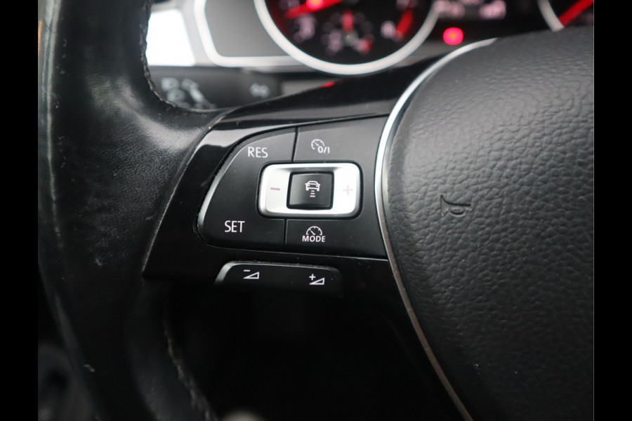 Volkswagen Passat Variant 1.4 TSI Comfortline Business / Adapt. Cruise / Navigatie
