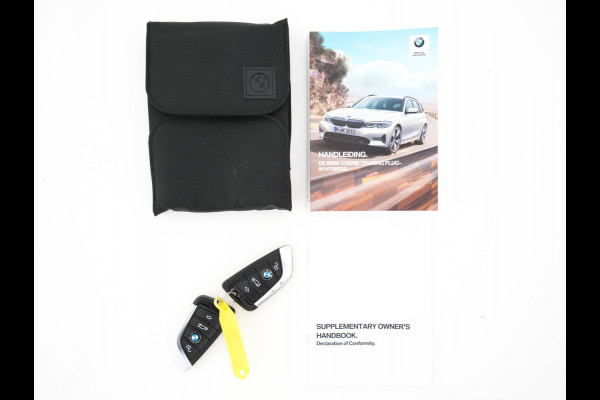 BMW 3 Serie Touring 330e (INCL-BTW) *LUXURY-LEATHER | NAVI-FULLMAP |  DIGI-COCKPIT | FULL-LED | DAB | ECC | PDC | ADAPTIVE-CRUISE | HEATED-SPORSEATS | KEYLESS | PRIVACY-GLASS | KEYLESS | CARPLAY | TOWBAR | 17"ALU*