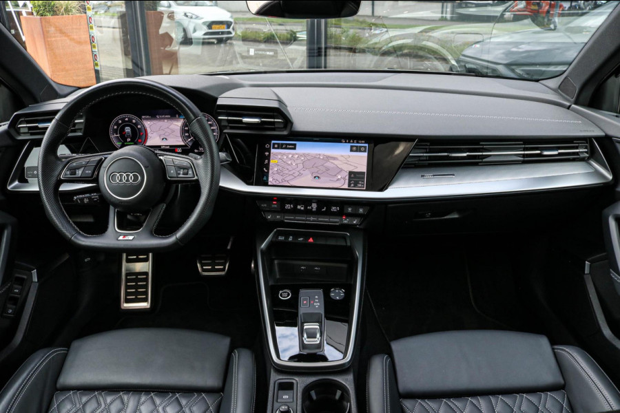 Audi A3 Sportback 45 TFSI e RS STOELEN - PANO - B&O - SFEER - CAMERA