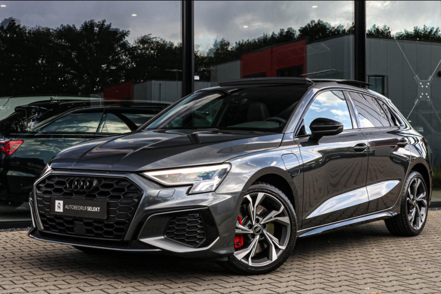 Audi A3 Sportback 45 TFSI e RS STOELEN - PANO - B&O - SFEER - CAMERA