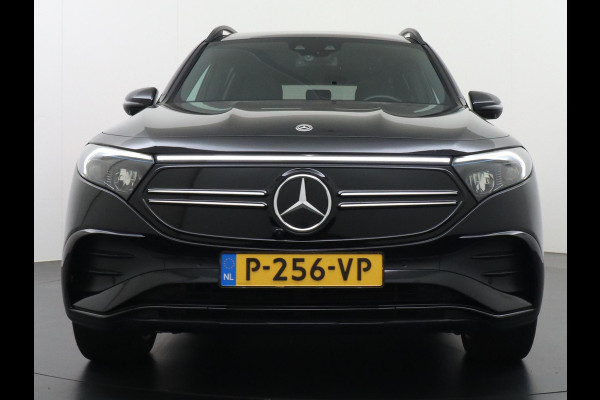 Mercedes-Benz EQB 250 AMG Line 7p. 67 kWh VAN: 38.900,- VOOR: 35.877,- UW HERFSTVOORDEEL: 3.023,- PANORAMADAK | ELECTR STOELEN+geheugen | AMBILIGHT | ADAPTIVE CRUISE | HEAD UP | MEGA COMPLEET!