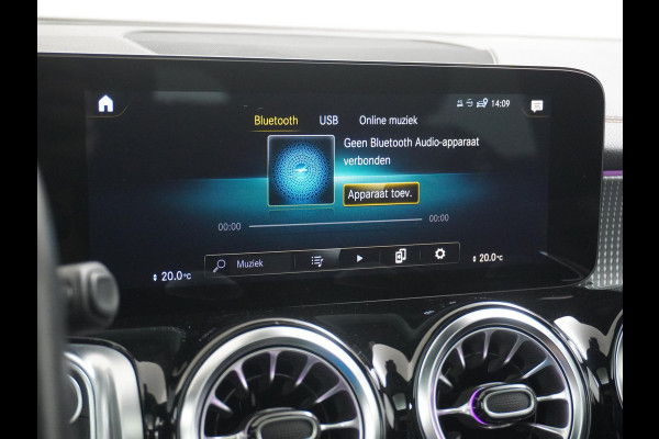 Mercedes-Benz EQB 250 AMG Line 7p. 67 kWh VAN: 38.900,- VOOR: 35.877,- UW HERFSTVOORDEEL: 3.023,- PANORAMADAK | ELECTR STOELEN+geheugen | AMBILIGHT | ADAPTIVE CRUISE | HEAD UP | MEGA COMPLEET!