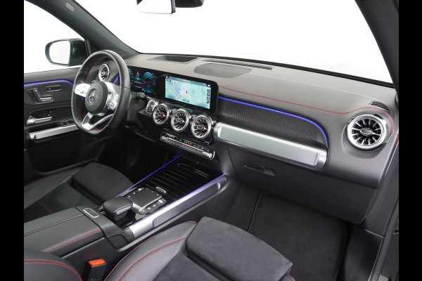 Mercedes-Benz EQB 250 AMG Line 7p. 67 kWh VAN: 38.900,- VOOR: 35.877,- UW HERFSTVOORDEEL: 3.023,- PANORAMADAK | ELECTR STOELEN+geheugen | AMBILIGHT | ADAPTIVE CRUISE | HEAD UP | MEGA COMPLEET!