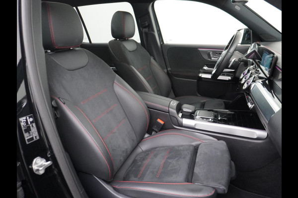 Mercedes-Benz EQB 250 AMG Line 7p. 67 kWh VAN: 38.900,- VOOR: 35.877,- UW HERFSTVOORDEEL: 3.023,- PANORAMADAK | ELECTR STOELEN+geheugen | AMBILIGHT | ADAPTIVE CRUISE | HEAD UP | MEGA COMPLEET!