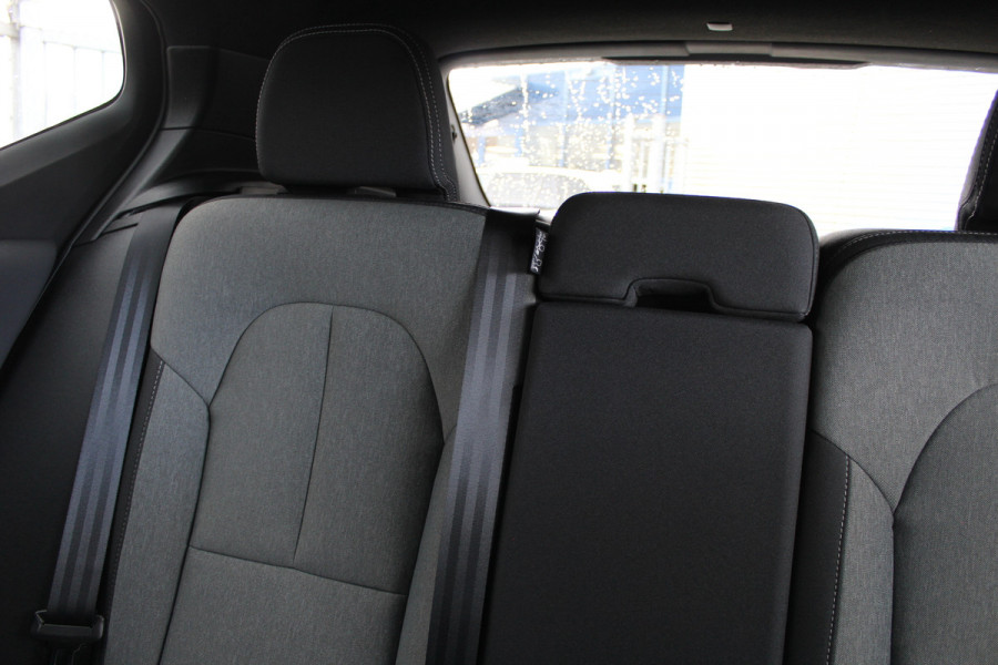 Volvo XC40 1.5 T4 Plug-in hybrid Plus Dark | Trekhaak | H/K | Pilot Assist | Memory | Navigatie | 360 Camera