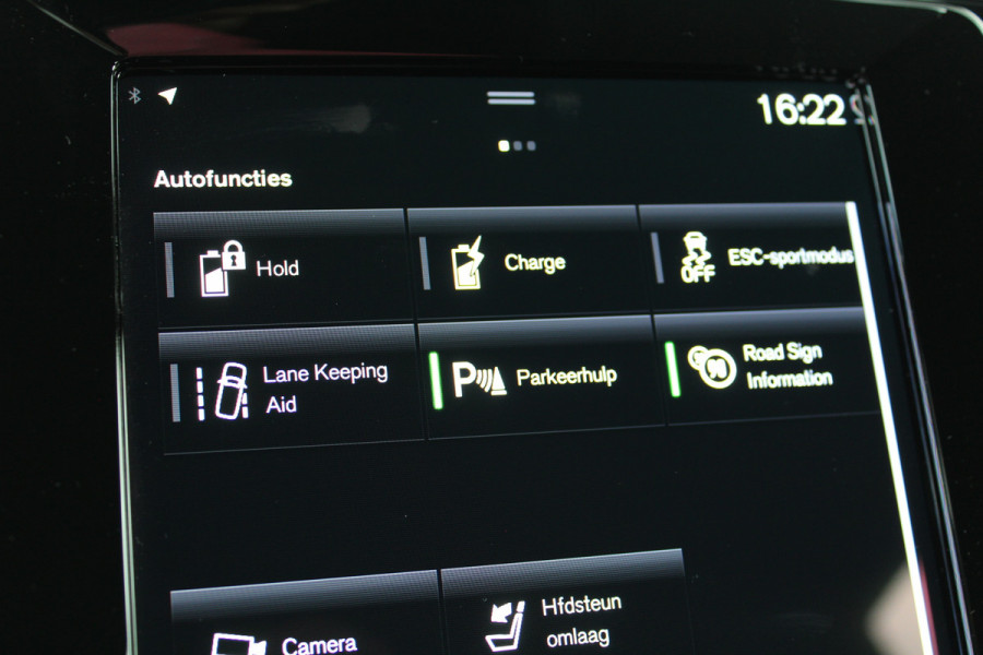Volvo XC40 1.5 T4 Plug-in hybrid Plus Dark | Trekhaak | H/K | Pilot Assist | Memory | Navigatie | 360 Camera
