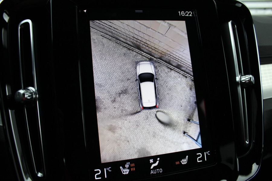 Volvo XC40 1.5 T4 Plug-in hybrid Plus Dark | Trekhaak | H/K | Pilot Assist | Memory | Navigatie | 360 Camera