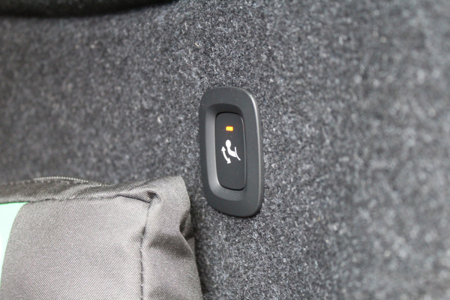 Volvo XC40 1.5 T4 Plug-in hybrid Plus Dark | Trekhaak | H/K | Pilot Assist | Memory | Navigatie | 360 Camera