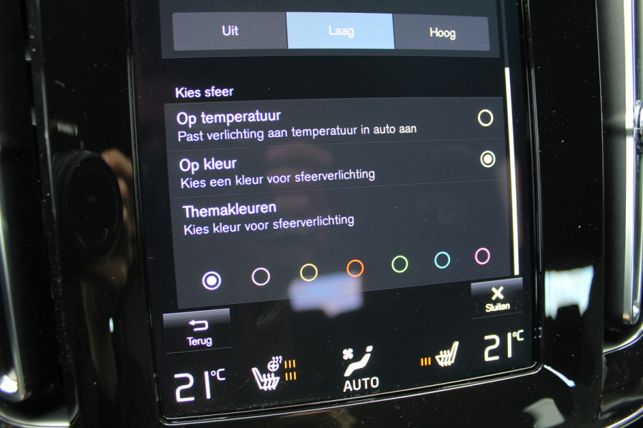 Volvo XC40 1.5 T4 Plug-in hybrid Plus Dark | Trekhaak | H/K | Pilot Assist | Memory | Navigatie | 360 Camera