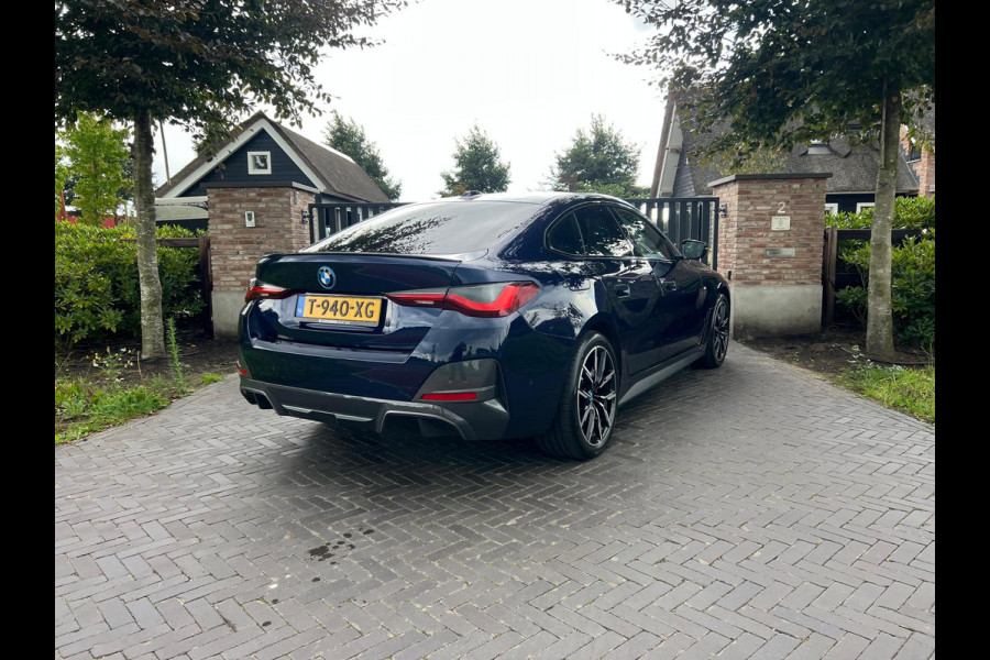 BMW i4 eDrive40 84 kWh 250KW | M-Pakket | 19 Inch | NL-Auto |