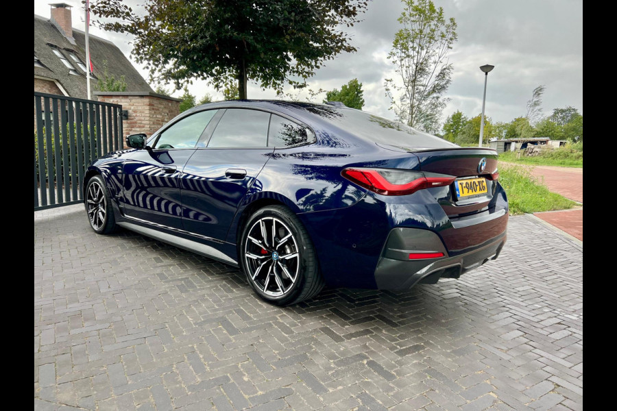 BMW i4 eDrive40 84 kWh 250KW | M-Pakket | 19 Inch | NL-Auto |