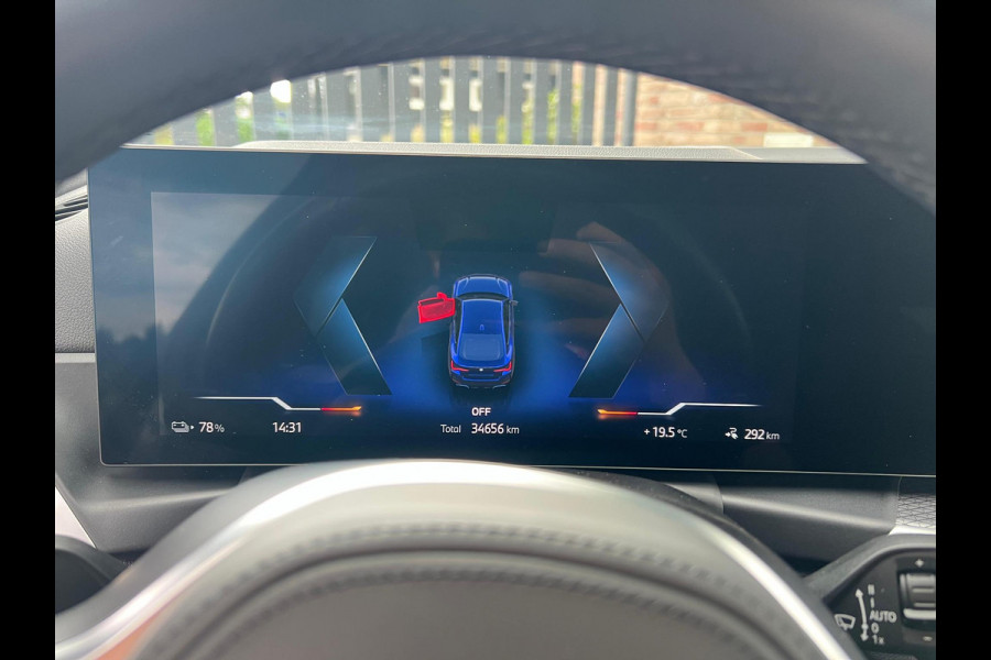 BMW i4 eDrive40 84 kWh 250KW | M-Pakket | 19 Inch | NL-Auto |