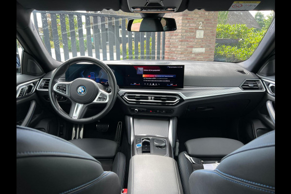 BMW i4 eDrive40 84 kWh 250KW | M-Pakket | 19 Inch | NL-Auto |