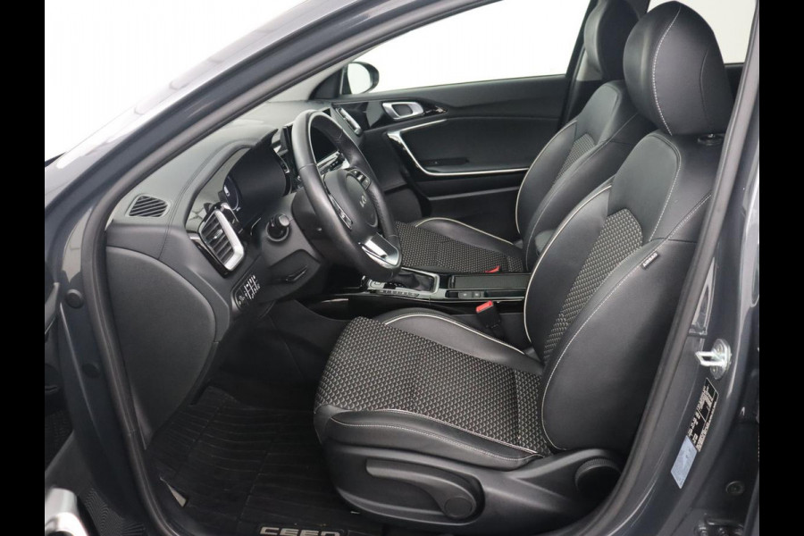 Kia Ceed Sportswagon 1.6 GDI PHEV ExecutiveLine | Automaat | Camera | Cruise control | Climate control | LMV 17 inch | LED | Stuurverwarming | Stoelverwarming | Lane assist | Navigatie