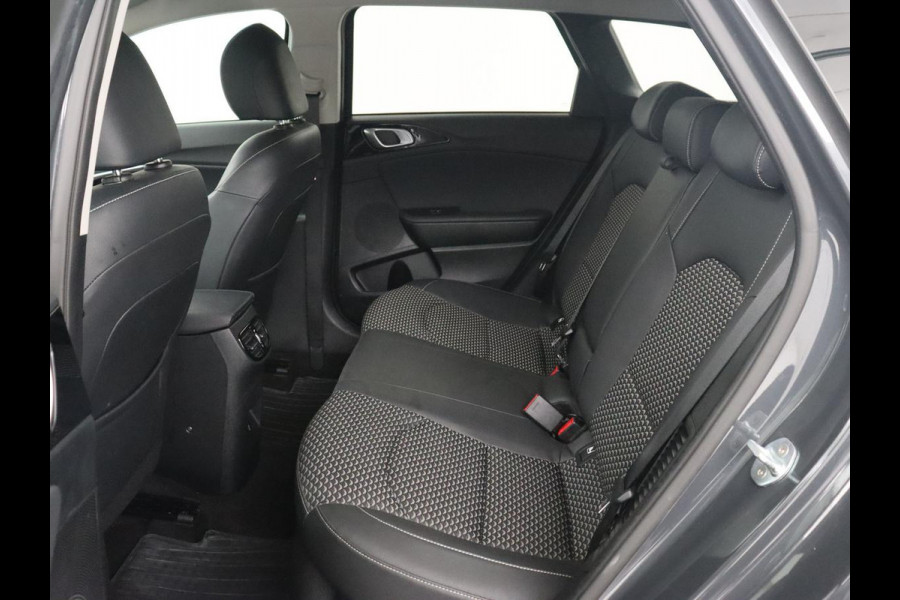 Kia Ceed Sportswagon 1.6 GDI PHEV ExecutiveLine | Automaat | Camera | Cruise control | Climate control | LMV 17 inch | LED | Stuurverwarming | Stoelverwarming | Lane assist | Navigatie