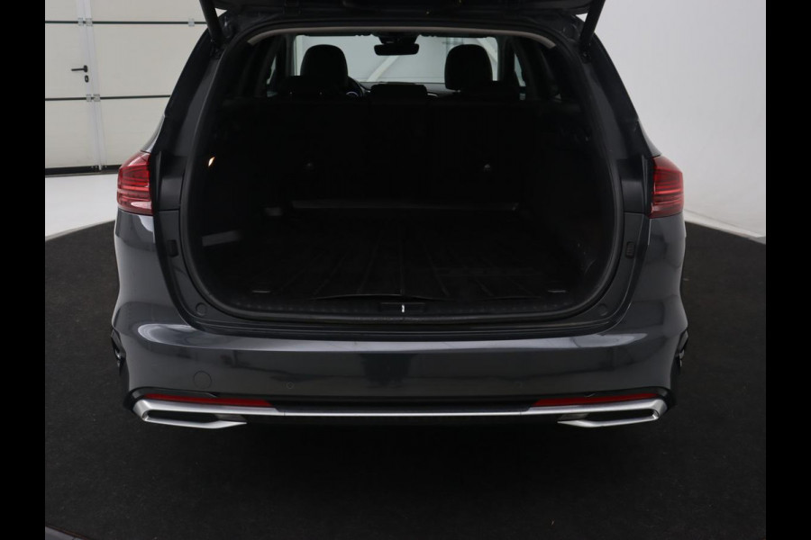Kia Ceed Sportswagon 1.6 GDI PHEV ExecutiveLine | Automaat | Camera | Cruise control | Climate control | LMV 17 inch | LED | Stuurverwarming | Stoelverwarming | Lane assist | Navigatie