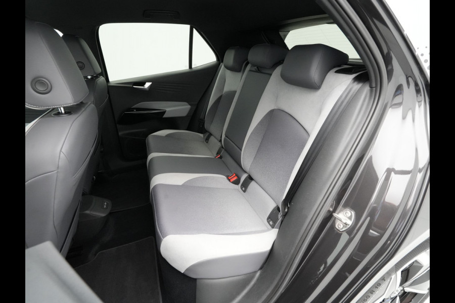Volkswagen ID.3 First Plus 58 kWh Navigatie Carplay stoel/stuurverwarming Camera Acc  10