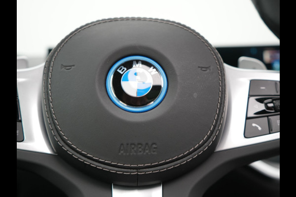 BMW X5 xDrive50e M Sport PRO Plug In Hybrid 490pk PHEV | Panodak | Trekhaak af Fabriek | Lederen Competition Stoelen Memory & Ventilatie | 360 Camera | 22"L.M | Head Up | Harman Kardon | Widescreen Navi |