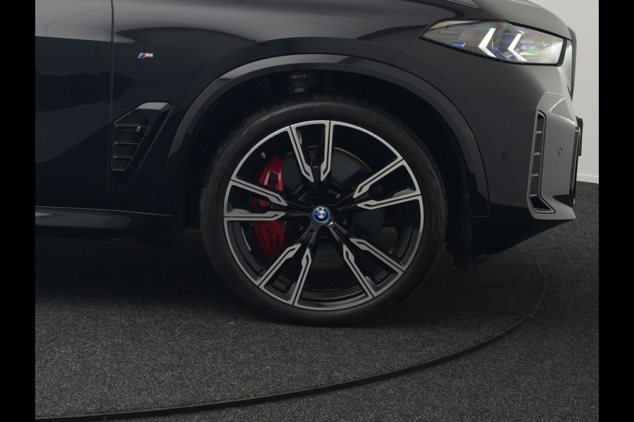 BMW X5 xDrive50e M Sport PRO Plug In Hybrid 490pk PHEV | Panodak | Trekhaak af Fabriek | Lederen Competition Stoelen Memory & Ventilatie | 360 Camera | 22"L.M | Head Up | Harman Kardon | Widescreen Navi |