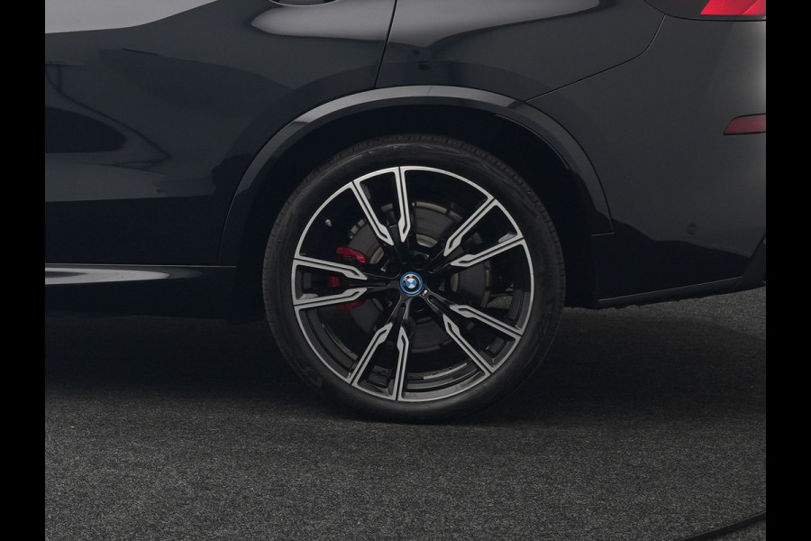 BMW X5 xDrive50e M Sport PRO Plug In Hybrid 490pk PHEV | Panodak | Trekhaak af Fabriek | Lederen Competition Stoelen Memory & Ventilatie | 360 Camera | 22"L.M | Head Up | Harman Kardon | Widescreen Navi |