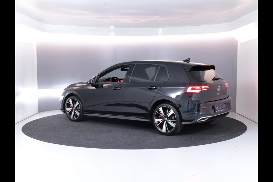 Volkswagen Golf 1.4 eHybrid GTE 245 pk Automaat (DSG) | Navigatie | Trekhaak (afneembaar) | Parkeersensoren | Achteruitrijcamera | Matrix LED koplampen | Stoelverwarming |