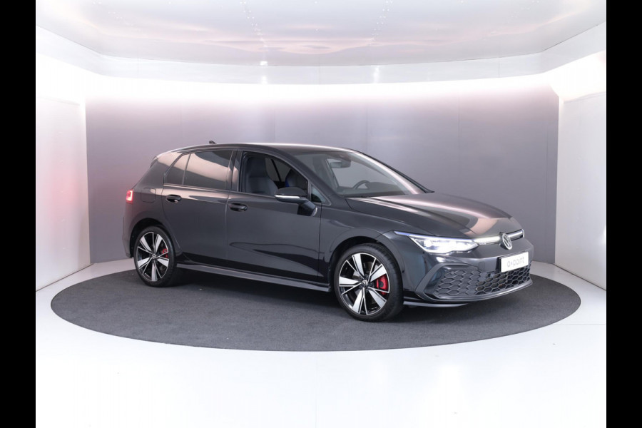 Volkswagen Golf 1.4 eHybrid GTE 245 pk Automaat (DSG) | Navigatie | Trekhaak (afneembaar) | Parkeersensoren | Achteruitrijcamera | Matrix LED koplampen | Stoelverwarming |