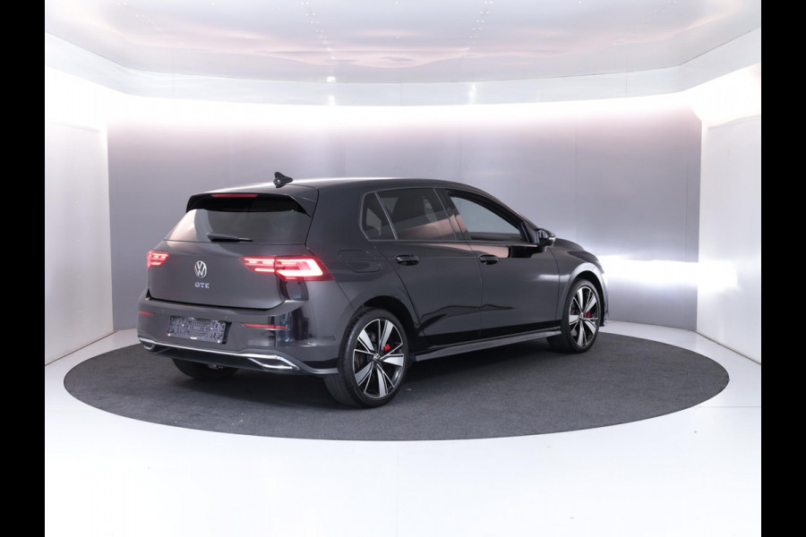Volkswagen Golf 1.4 eHybrid GTE 245 pk Automaat (DSG) | Navigatie | Trekhaak (afneembaar) | Parkeersensoren | Achteruitrijcamera | Matrix LED koplampen | Stoelverwarming |