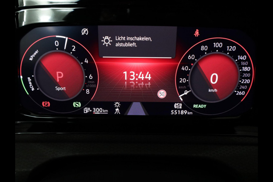 Volkswagen Golf 1.4 eHybrid GTE 245 pk Automaat (DSG) | Navigatie | Trekhaak (afneembaar) | Parkeersensoren | Achteruitrijcamera | Matrix LED koplampen | Stoelverwarming |