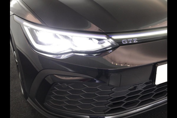 Volkswagen Golf 1.4 eHybrid GTE 245 pk Automaat (DSG) | Navigatie | Trekhaak (afneembaar) | Parkeersensoren | Achteruitrijcamera | Matrix LED koplampen | Stoelverwarming |
