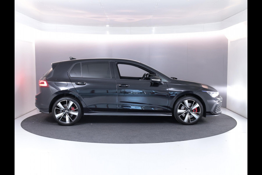 Volkswagen Golf 1.4 eHybrid GTE 245 pk Automaat (DSG) | Navigatie | Trekhaak (afneembaar) | Parkeersensoren | Achteruitrijcamera | Matrix LED koplampen | Stoelverwarming |