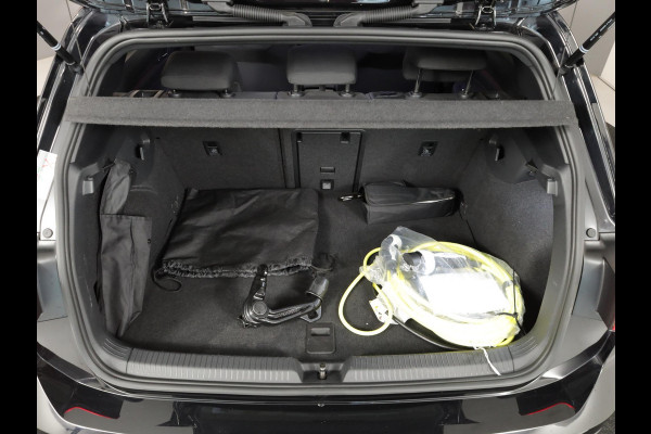 Volkswagen Golf 1.4 eHybrid GTE 245 pk Automaat (DSG) | Navigatie | Trekhaak (afneembaar) | Parkeersensoren | Achteruitrijcamera | Matrix LED koplampen | Stoelverwarming |