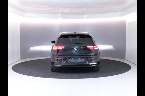 Volkswagen Golf 1.4 eHybrid GTE 245 pk Automaat (DSG) | Navigatie | Trekhaak (afneembaar) | Parkeersensoren | Achteruitrijcamera | Matrix LED koplampen | Stoelverwarming |