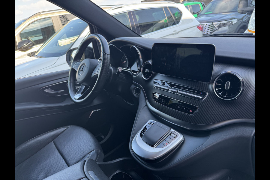 Mercedes-Benz V-Klasse 300d Lang DC Avantgarde AMG / Trekhaak / 360Camera / Leder / Burmester / Koelbox / Stoelventilatie + verwarming / 19'' / DAB / Dodehoek / Cruise Control
