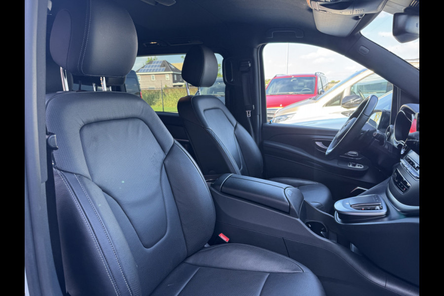 Mercedes-Benz V-Klasse 300d Lang DC Avantgarde AMG / Trekhaak / 360Camera / Leder / Burmester / Koelbox / Stoelventilatie + verwarming / 19'' / DAB / Dodehoek / Cruise Control