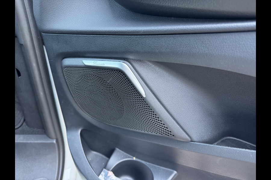 Mercedes-Benz V-Klasse 300d Lang DC Avantgarde AMG / Trekhaak / 360Camera / Leder / Burmester / Koelbox / Stoelventilatie + verwarming / 19'' / DAB / Dodehoek / Cruise Control