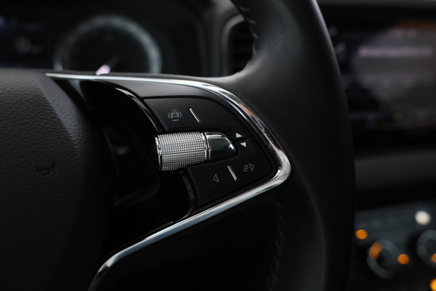 Škoda Karoq 1.0 TSI Ambition Nw. Model, Navigatie, Climate,