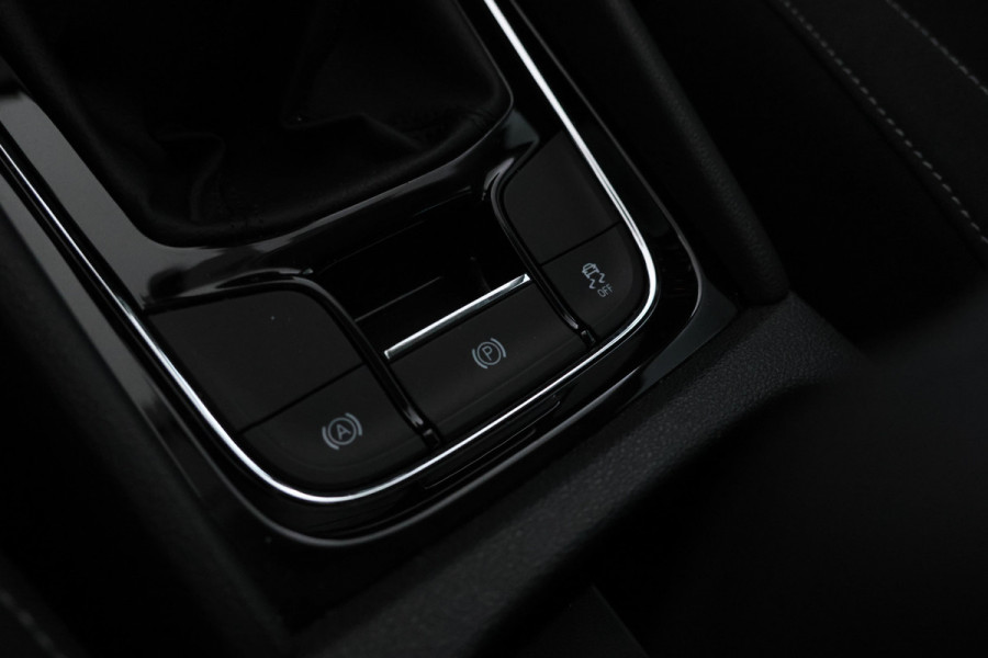 Škoda Karoq 1.0 TSI Ambition Nw. Model, Navigatie, Climate,