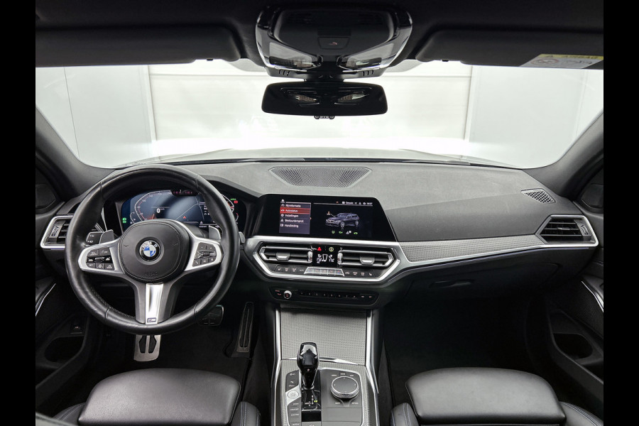 BMW 3 Serie Touring 330i M-SPORT Business Edition Plus(Dealer OnderH, Navi, Camera, Lane Assist, Active Cruise, PDC V+A Etc) BMW 3 Serie Touring 330i M-SPORT Business Edition Plus(Dealer OnderH, Navi, Camera, Lane Assist, Active Cruise, PDC V+A Etc)