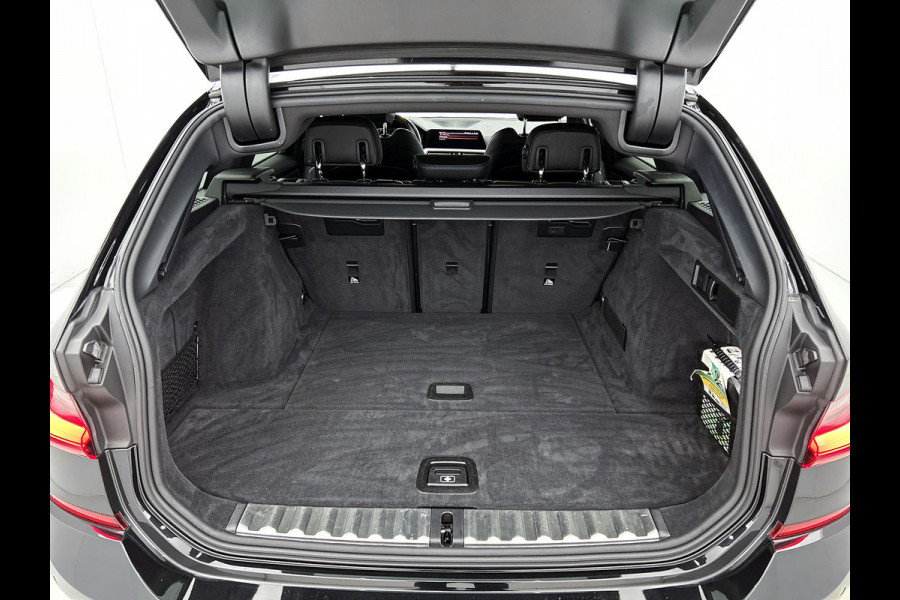 BMW 3 Serie Touring 330i M-SPORT Business Edition Plus(Dealer OnderH, Navi, Camera, Lane Assist, Active Cruise, PDC V+A Etc) BMW 3 Serie Touring 330i M-SPORT Business Edition Plus(Dealer OnderH, Navi, Camera, Lane Assist, Active Cruise, PDC V+A Etc)