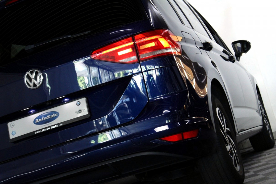 Volkswagen Touran 1.5 TSI DSG Highline 7p 1eEIG! ACC CARPLAY DAB CAMERA '19