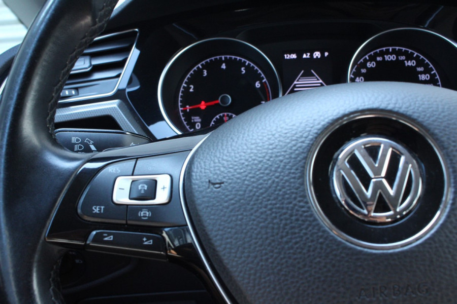 Volkswagen Touran 1.5 TSI DSG Highline 7p 1eEIG! ACC CARPLAY DAB CAMERA '19