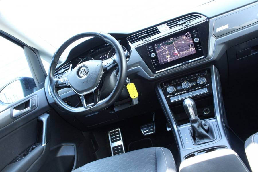 Volkswagen Touran 1.5 TSI DSG Highline 7p 1eEIG! ACC CARPLAY DAB CAMERA '19
