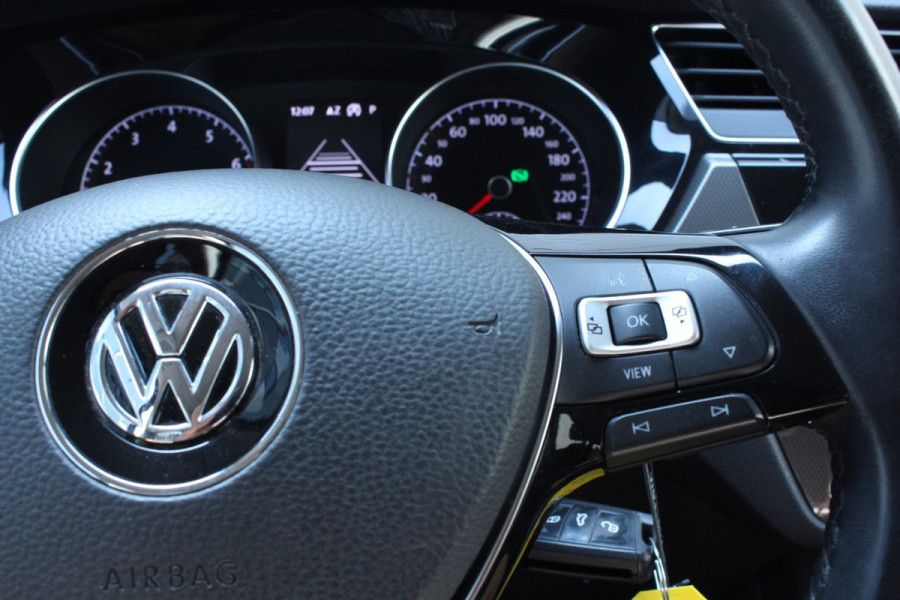 Volkswagen Touran 1.5 TSI DSG Highline 7p 1eEIG! ACC CARPLAY DAB CAMERA '19