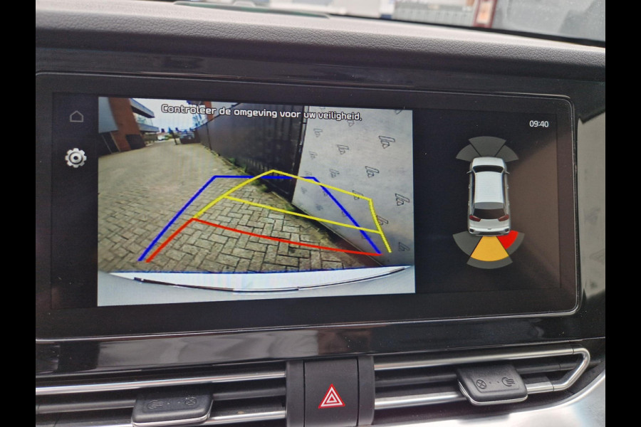 Kia e-Niro ExecutiveLine 64 kWh | 1e Eigenaar | Open Dak | LED | RMC Trekhaak | JBL | Stoelventilatie | Kia e-Niro ExecutiveLine 64 kWh | 1e Eigenaar | Open Dak | LED | RMC Trekhaak | JBL | Stoelventilatie |