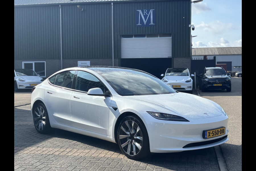 Tesla Model 3 Long Range AWD 78 kWh VAN: 44.900,- VOOR 41.877,- UW HERSFTVOORDEEL: 3.023,- euro. 1e Eigenaar | Origineel NL | BTW-Verrekenbaar | Fabrieksgarantie t/m 2027|