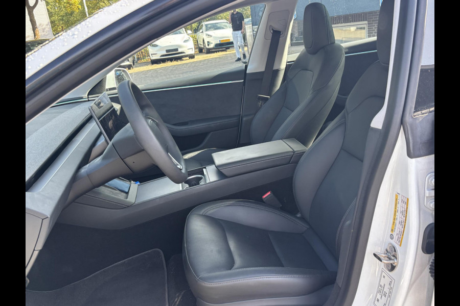 Tesla Model 3 Long Range AWD 78 kWh VAN: 44.900,- VOOR 41.877,- UW HERSFTVOORDEEL: 3.023,- euro. 1e Eigenaar | Origineel NL | BTW-Verrekenbaar | Fabrieksgarantie t/m 2027|
